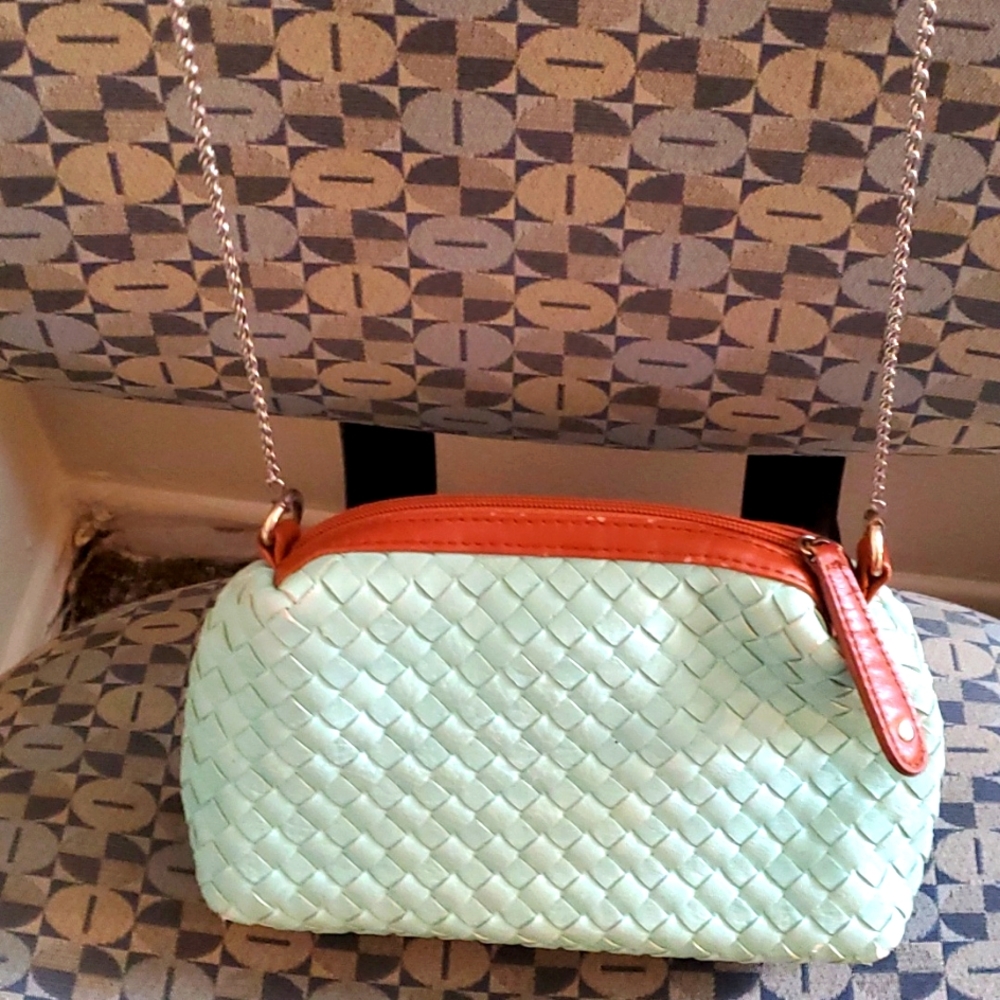 Small satchel handbag